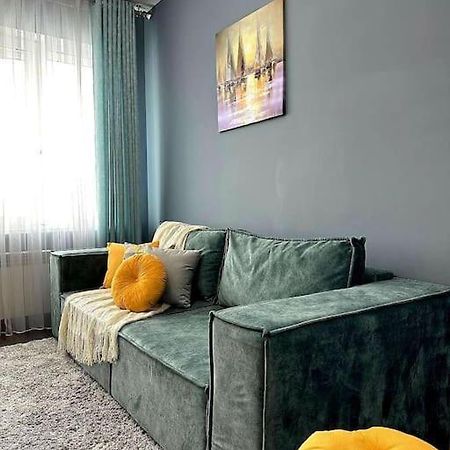 Cosy flat in the city center Appartement Astana Buitenkant foto